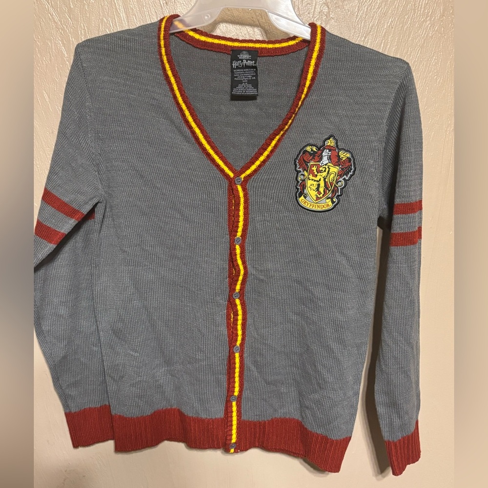Hogwarts GRYFRINDOR Sweater
Size Small